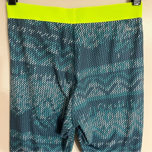 Nike Pro Women's Size Medium Green Geometric Print Dri-Fit Leggings - Picture 11 of 12